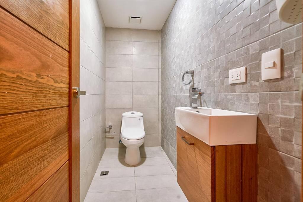Escape Apartments, Balcony, Pool, Gym & Spa In La Julia 聖多明哥 外观 照片